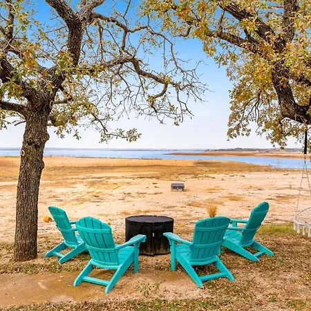 Lake Buchanan Living